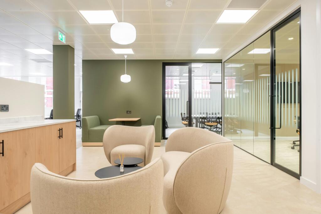 1 Edmund Gardens, 121 Edmund Street - 2nd Floor Fitted Suite