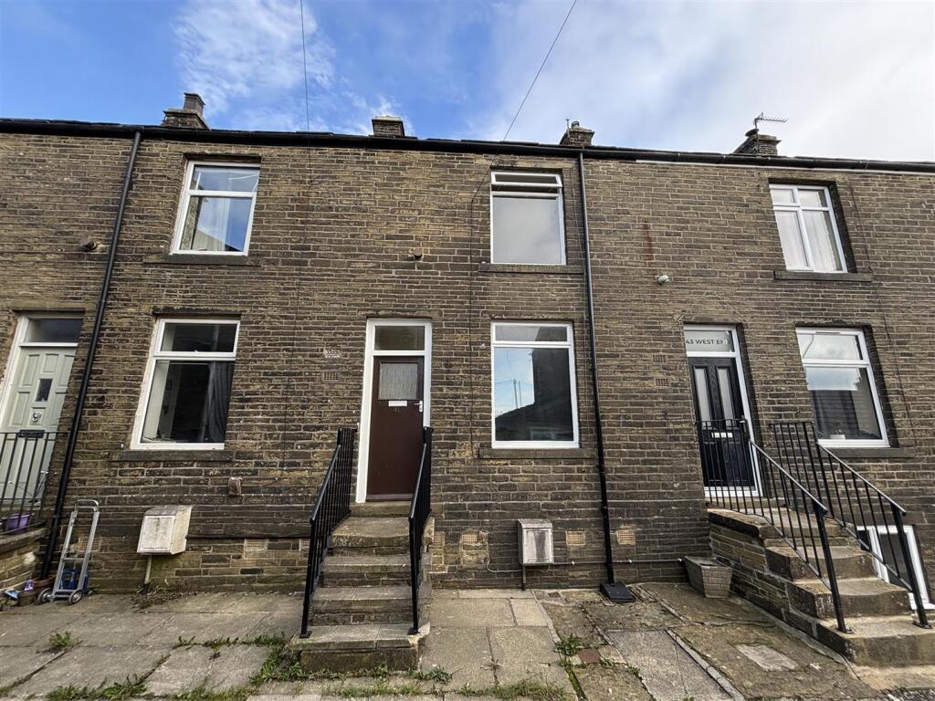 1-bed terraced on 41, West End, Queensbury, BD13 2BD, £60,000