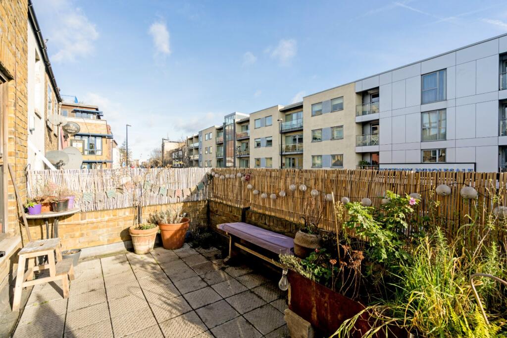 Apartment in London - View 5
