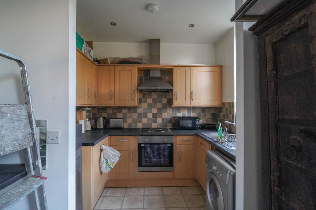 Apartment in Salford, Greater Manchester - View 4