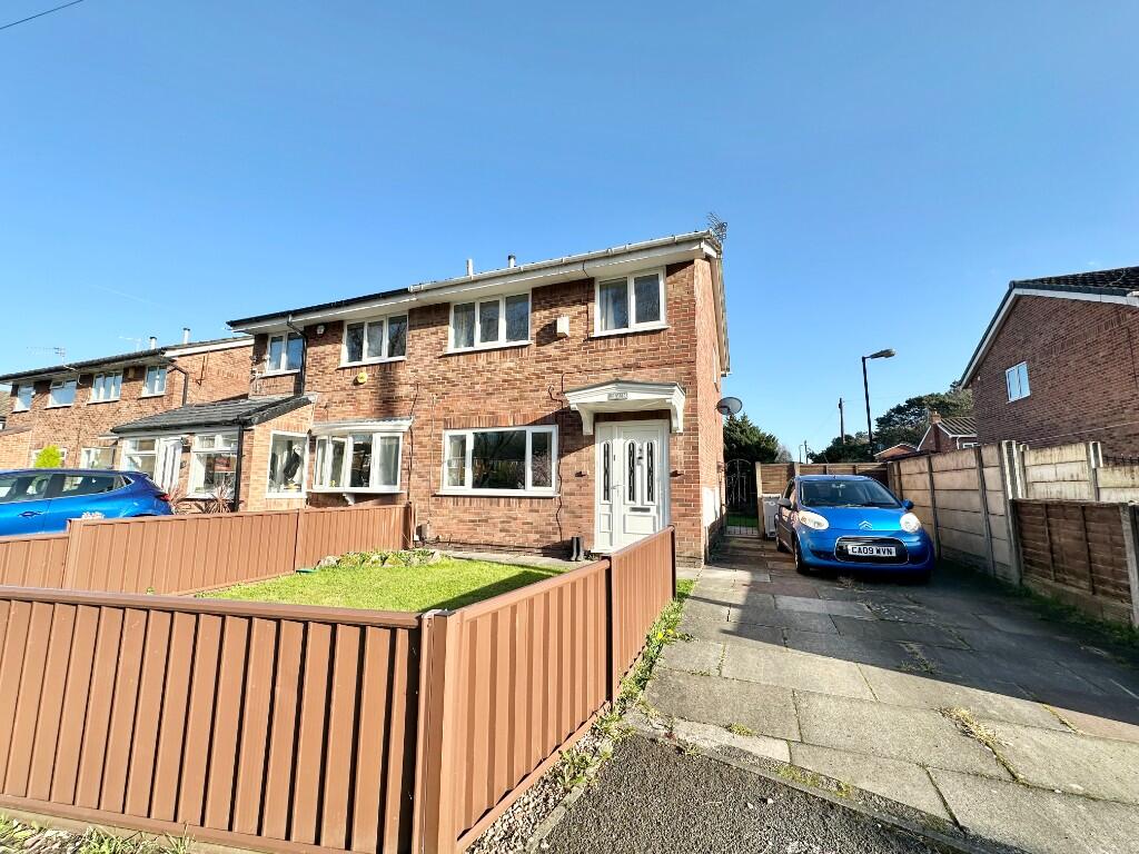 3-bed semi-detached on Tulip Close, Sale, Greater Manchester, M33, £350,000