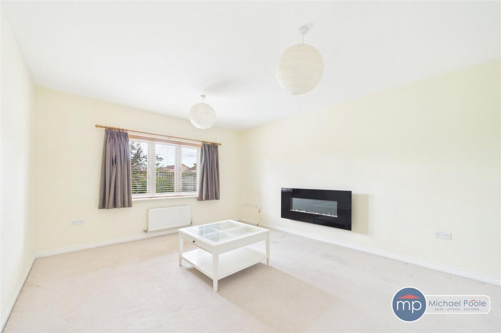 Nightingale Road, Guisborough photo 4