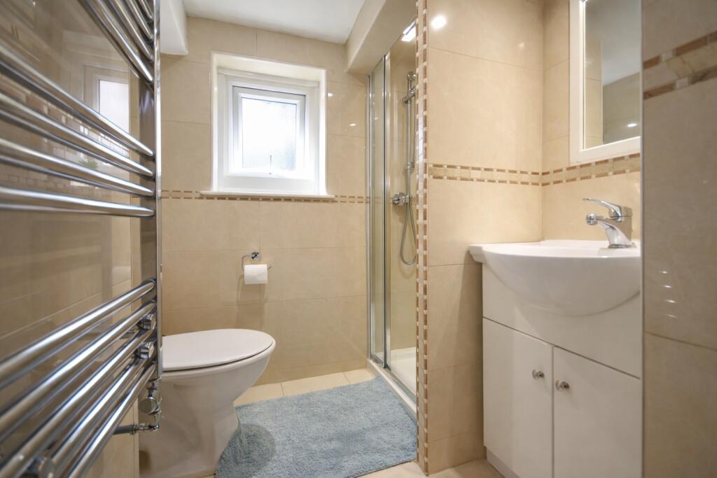 3 bedroom semi-detached house for rent
