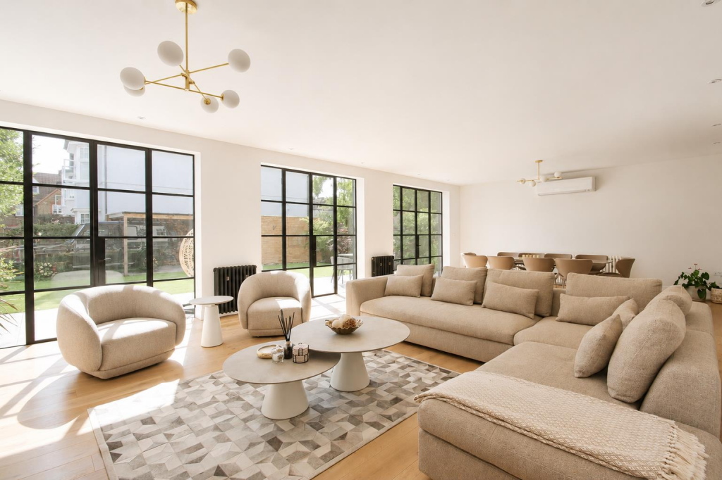 House in London, Mortlake - View 2