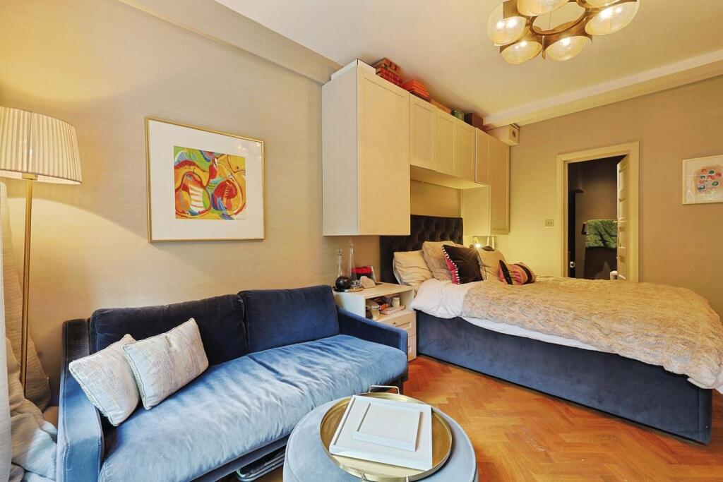 Apartment in London - View 3
