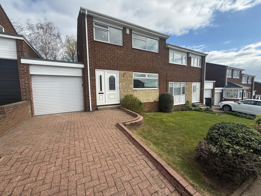 Main image of property: Pangbourne Close, Lemington