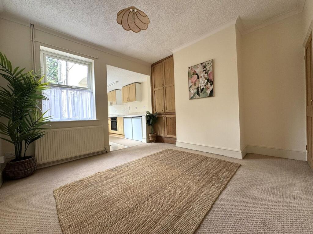 House in East Staffordshire, Horninglow and Eton - View 4
