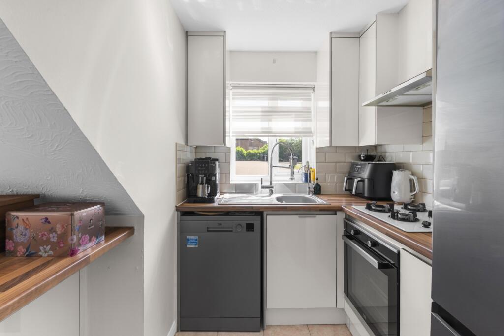 Wedgewood Drive, Harlow, Essex, CM17 photo 2