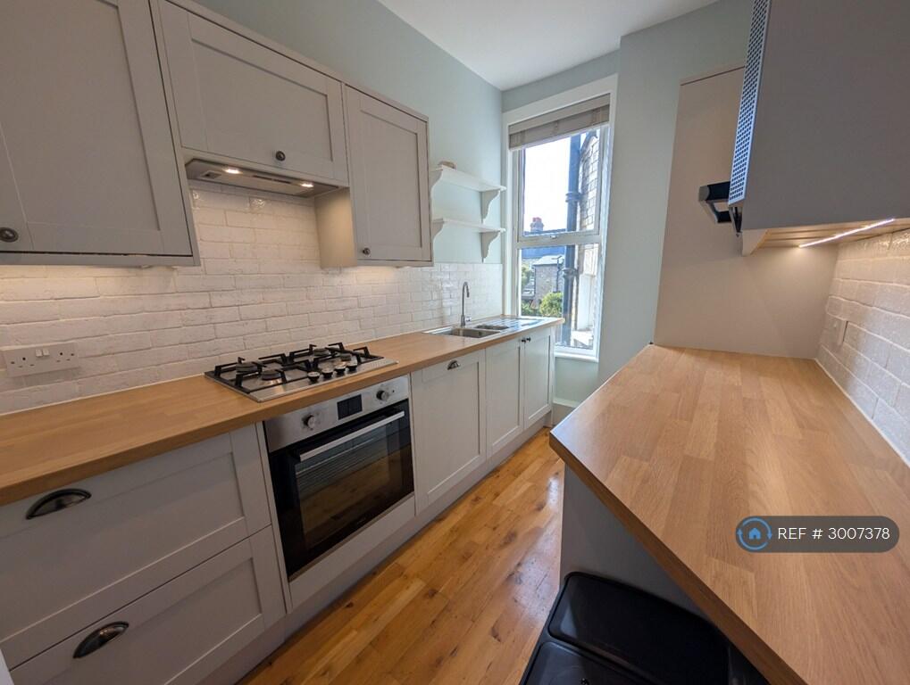 Apartment in London - View 3