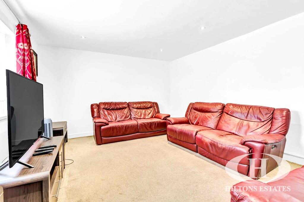 House in Twickenham - View 5