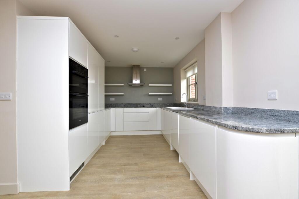 House in Peterborough - View 5