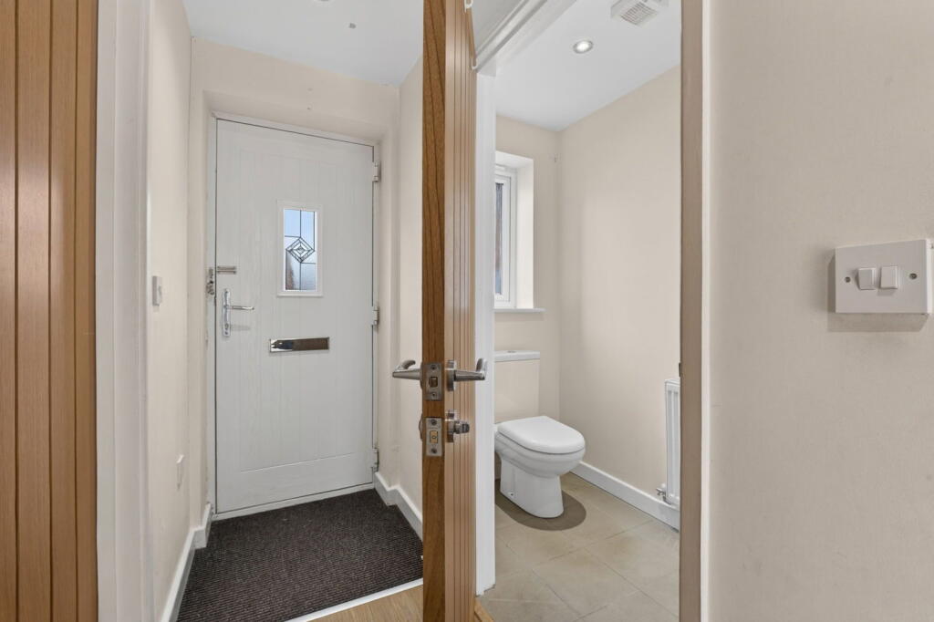 House in Kettering, Leisure Village - More