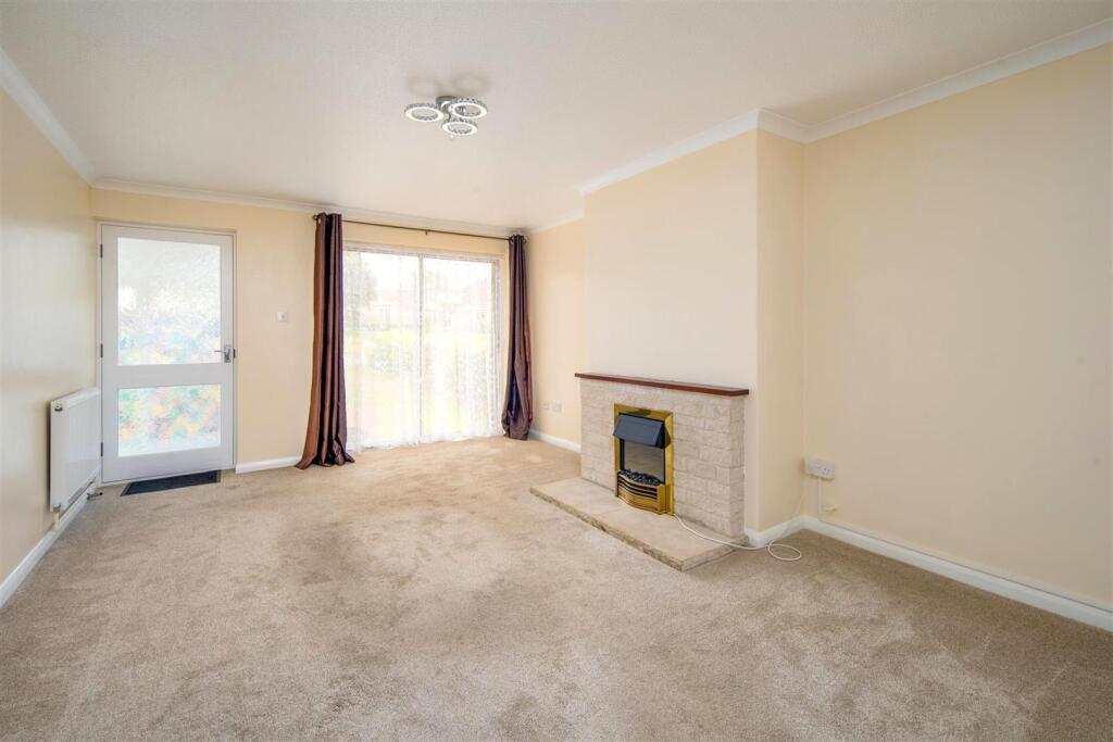 House in Sandown, Lake - More