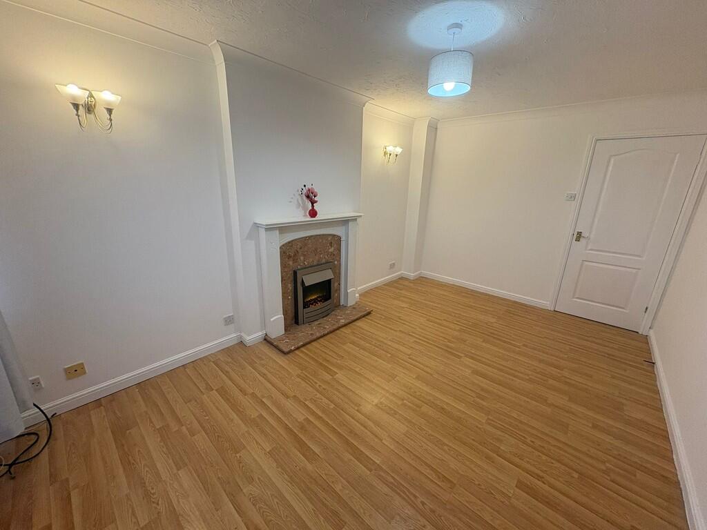 Dunlin Grove, Leigh photo 4