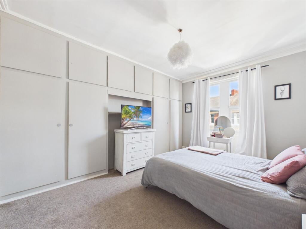 Apartment in Newcastle upon Tyne - View 5