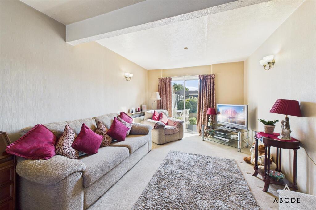 Beacon Drive, Rolleston-On-Dove, Burton-On-Trent photo 4