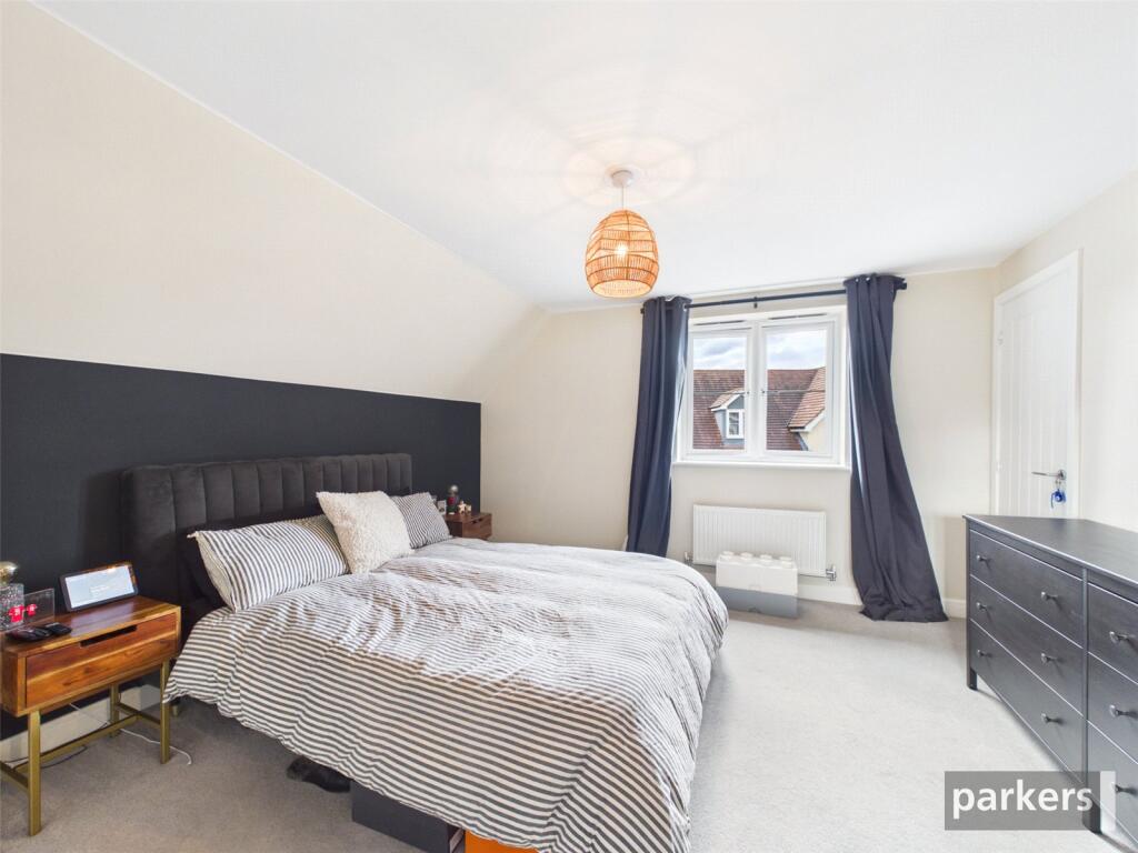 House in Woodley, Wokingham - More