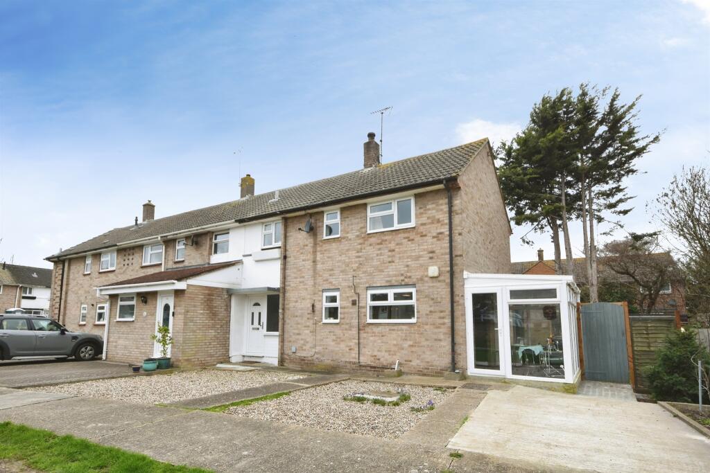 Main image of property: Meadgate Avenue, Great Baddow, CHELMSFORD