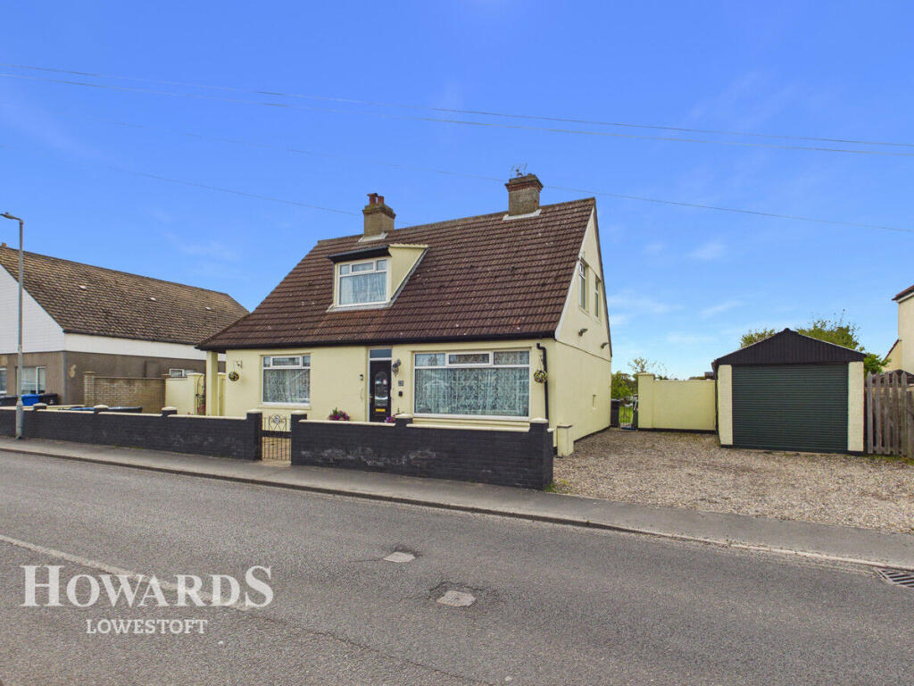 4-bed detached on London Road, Kessingland, £350,000