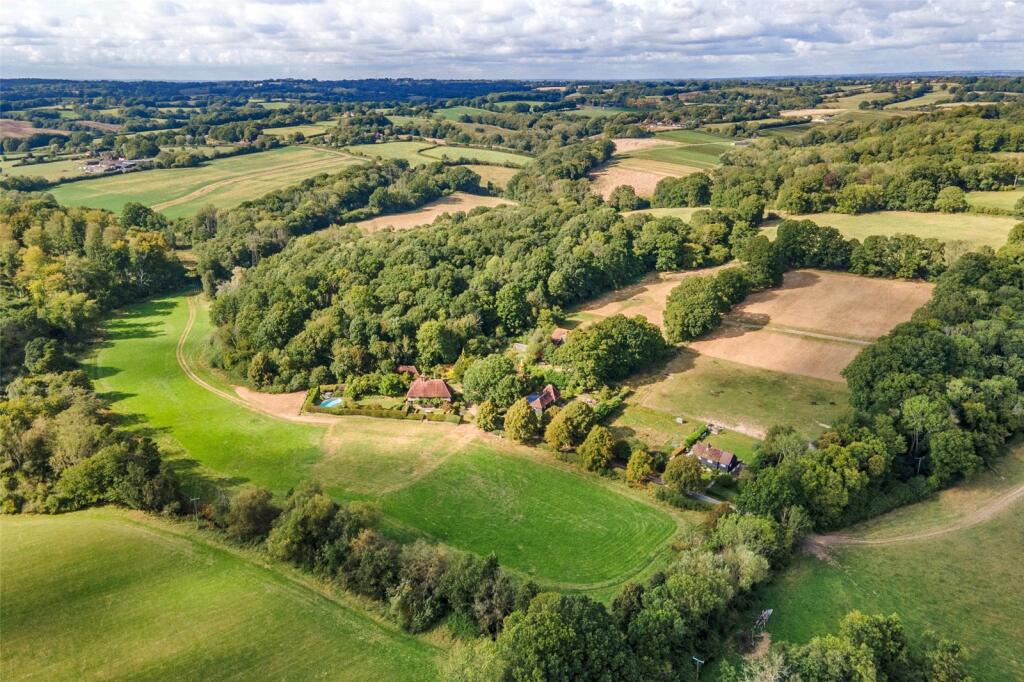 Hinksden Road, Benenden, Cranbrook, Kent, TN17 photo 2