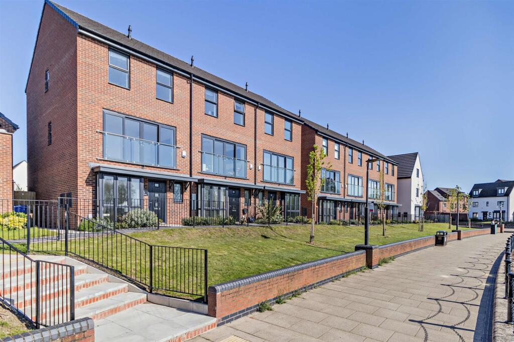 Main image of property: Lapwing Close, Lakeside, Doncaster