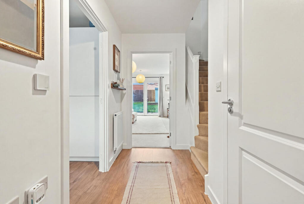 House in Rochford, Elizabeth Gardens - More