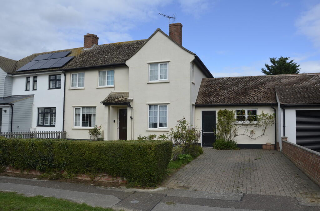 3-bed semi-detached on Cavendish Road, Trimley St. Martin, £335,000