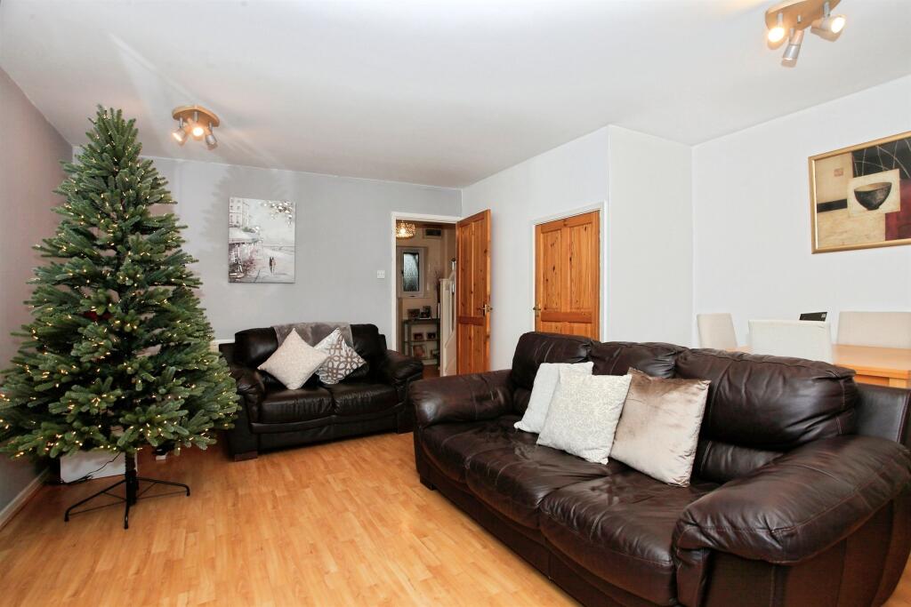 32, Stagshaw Drive photo 3
