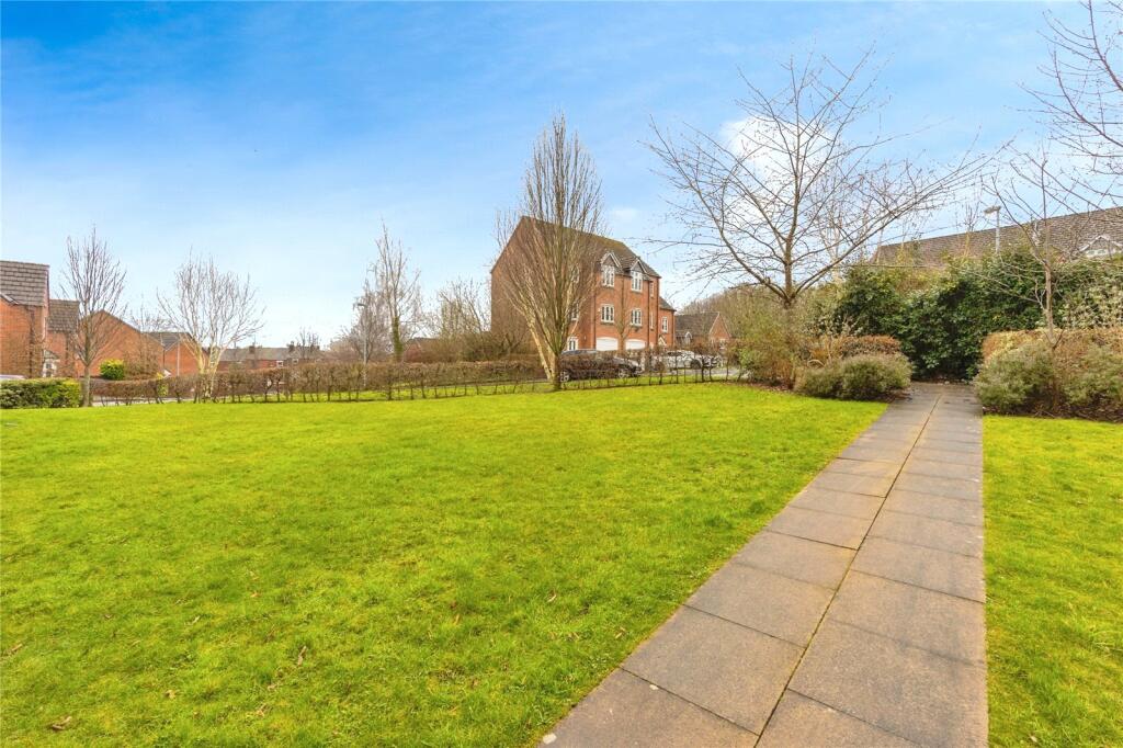 Apartment in Salford, Greater Manchester - View 3