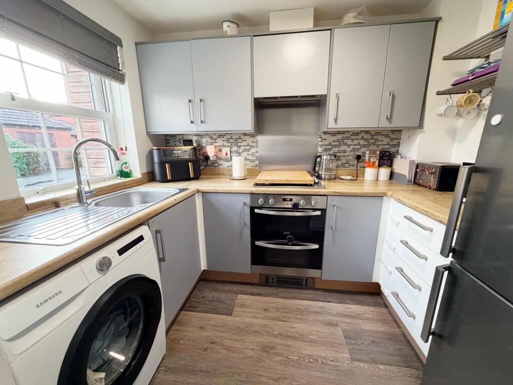 Brocklehurst Road, Kempston, MK42 photo 2