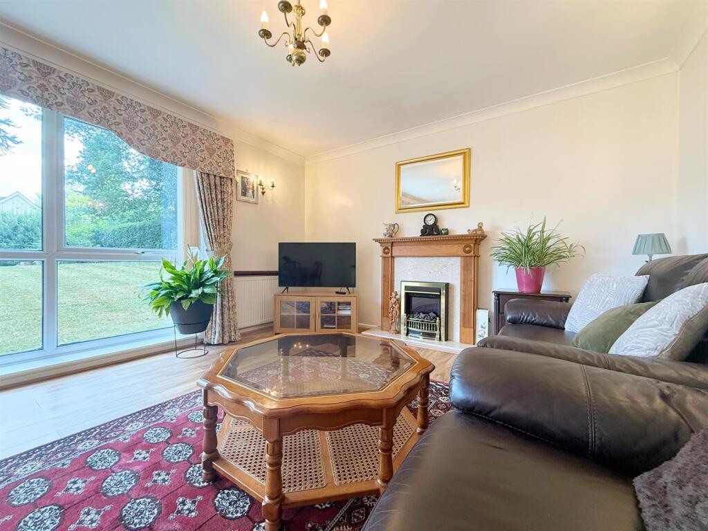 Apartment in Birmingham, Sutton Coldfield - View 5