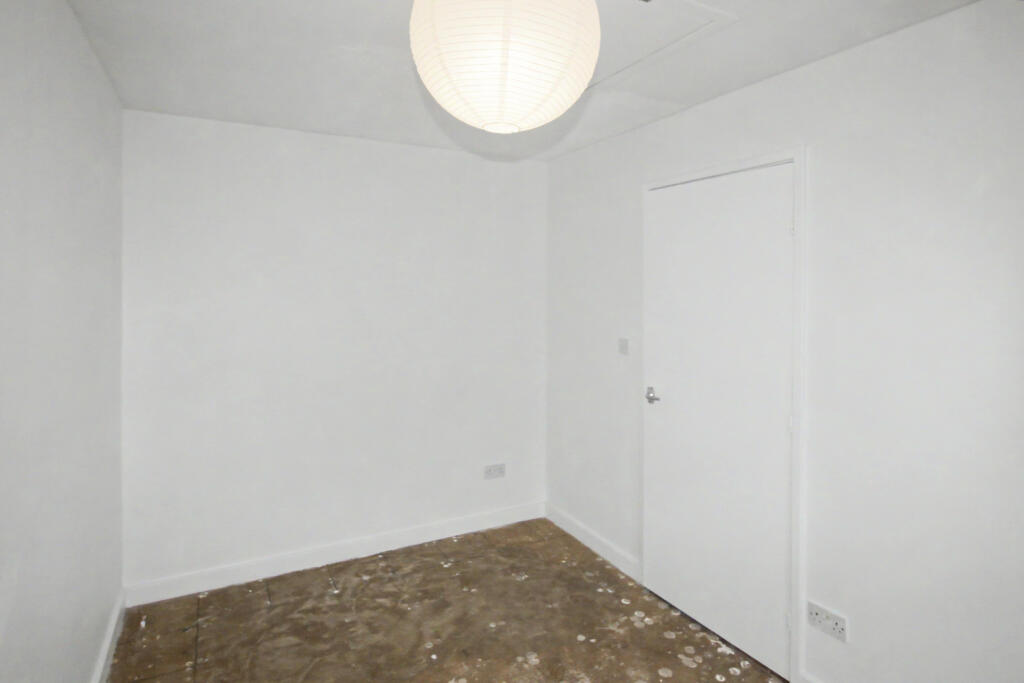 Apartment in Wakefield - View 5