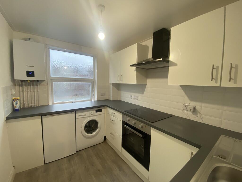 Apartment in Crewe, Coppenhall - View 3