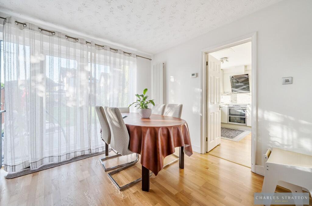 Erroll Road, Romford - View 6