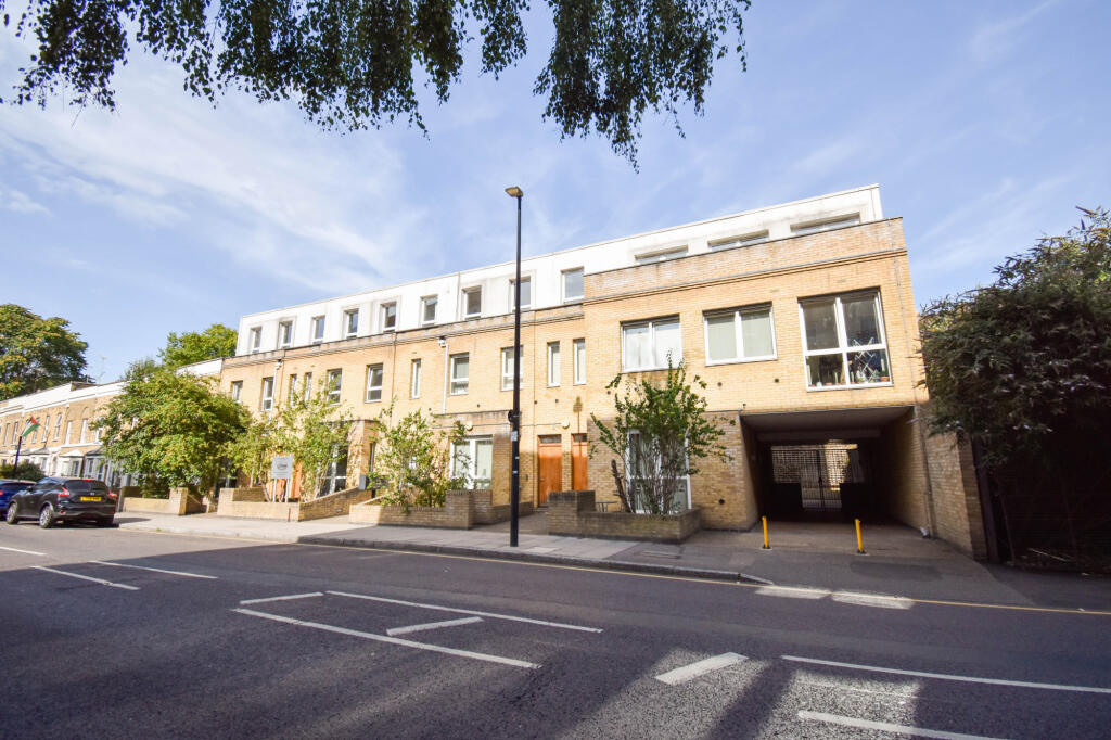 Main image of property: Helion Court, Canary Wharf, London, London, E14