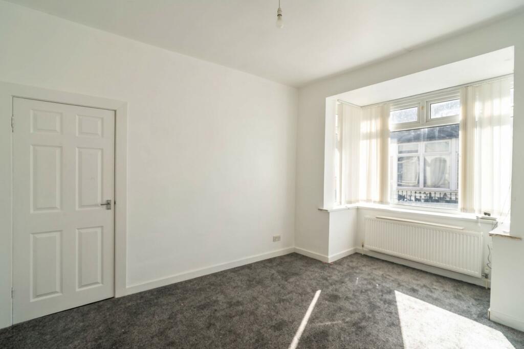 House in Hull - View 3