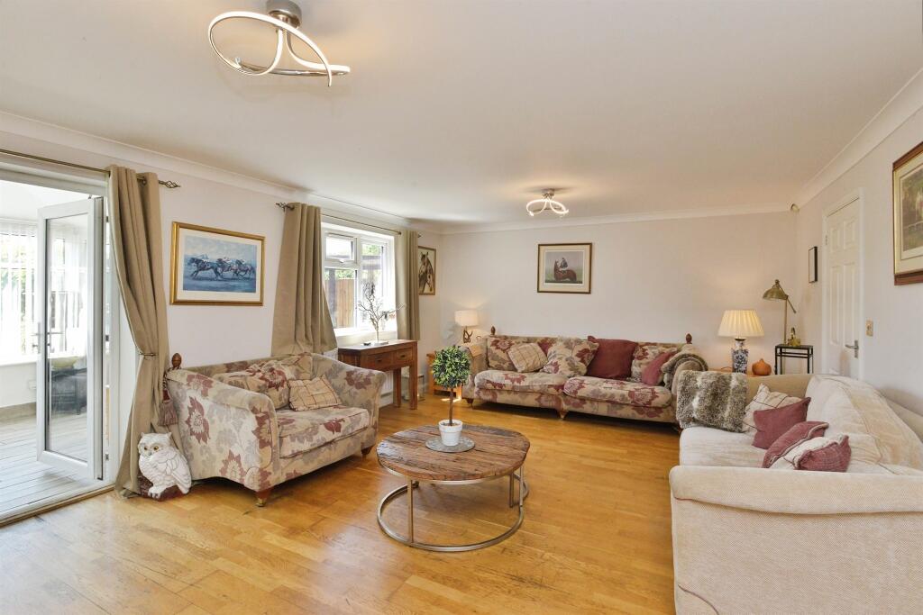 House in Milton Keynes, Far Bletchley, West Bletchley - View 5