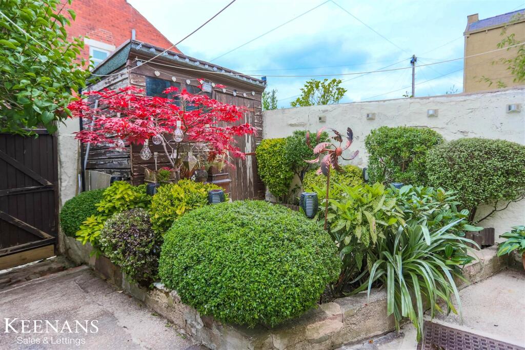 House in Hyndburn, Enfield - View 4