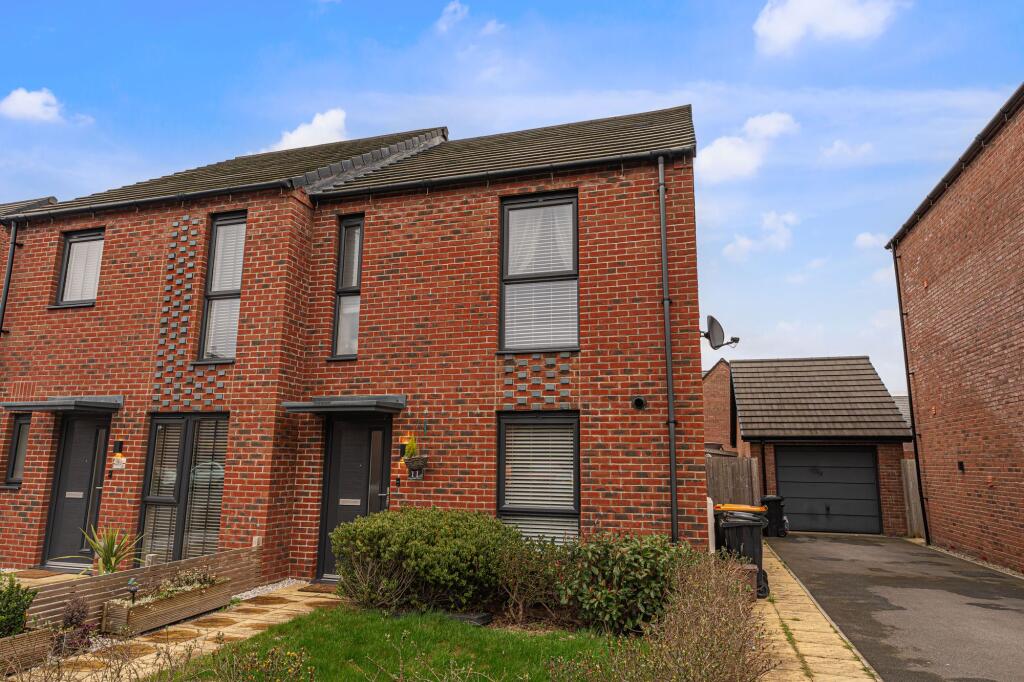 3 Bedroom Semi detached House For Sale In Kings Wall Drive Newport NP19 3 Bedroom Semi detached House For Sale In Kings Wall Drive Newport NP19