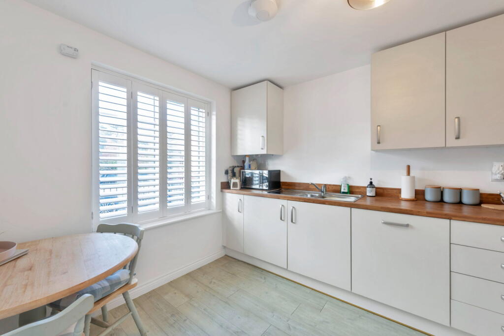 House in Raunds - More