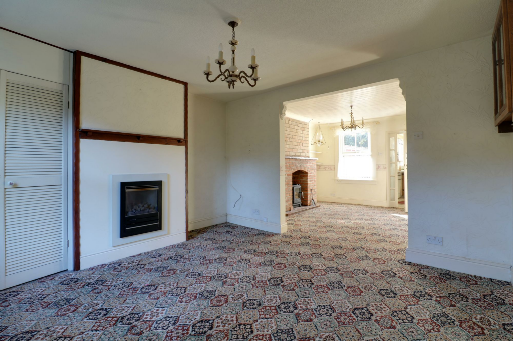 House in West Lindsey, South End, Keelby - More