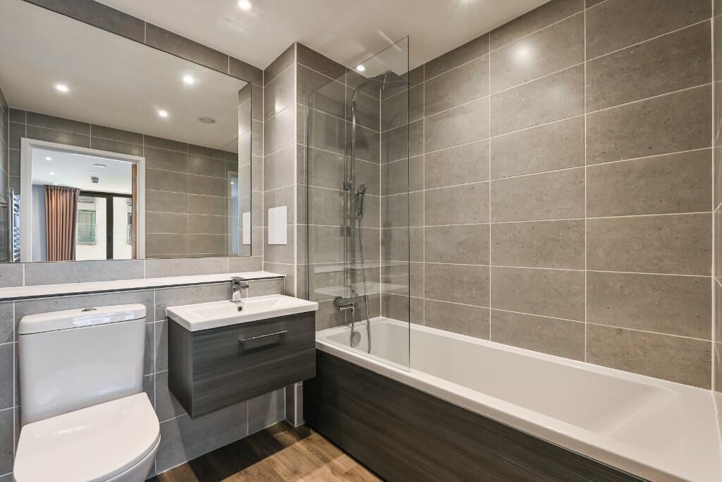 Apartment in Leeds, West Yorkshire - View 4
