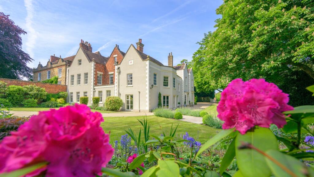 6-bed house on Eastgate, Lincoln, Lincolnshire, LN2 1QG, £2,650,000