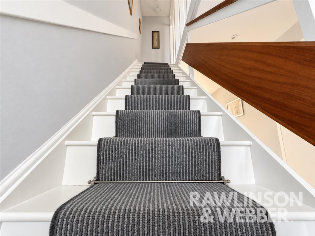 House in Elmbridge, Molesey - View 5