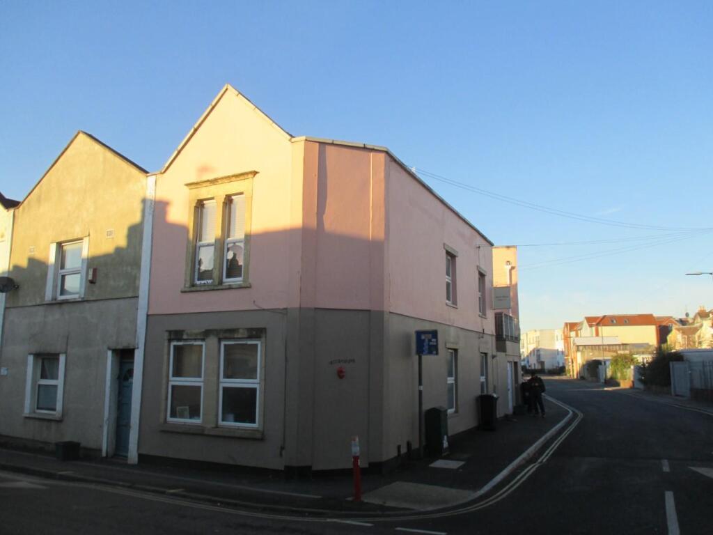 Apartment in Bristol, Bedminster - View 5
