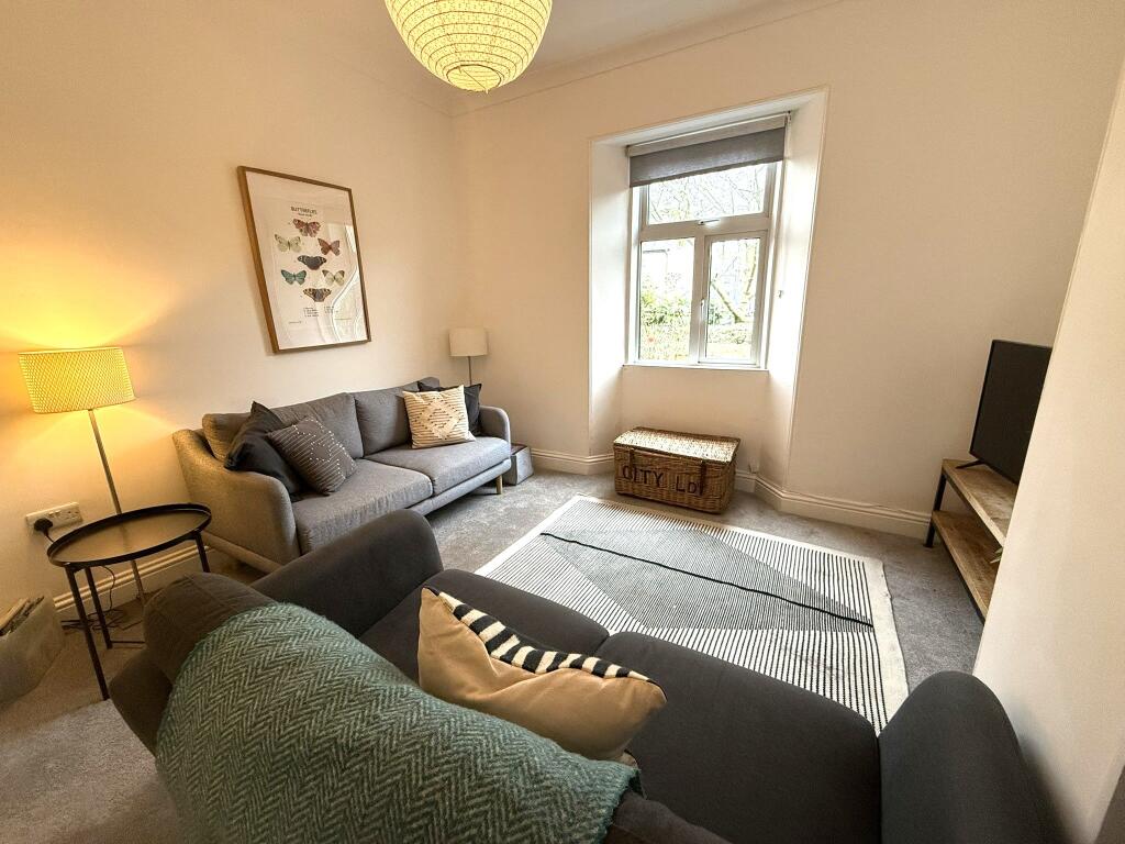 House in Teignbridge, Buckfastleigh - More