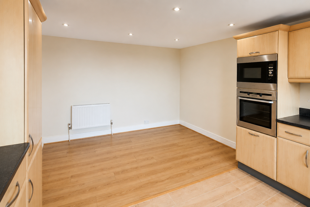 Apartment in Harrow - More