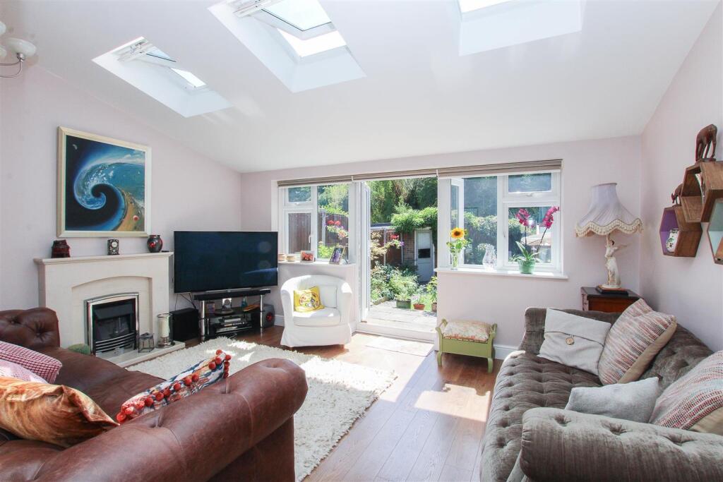 Wingrave Crescent, Brentwood photo 4