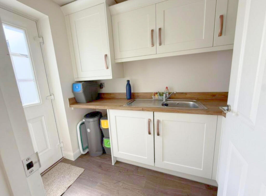 Golden Spire, Thornbury, BS35 - View 6