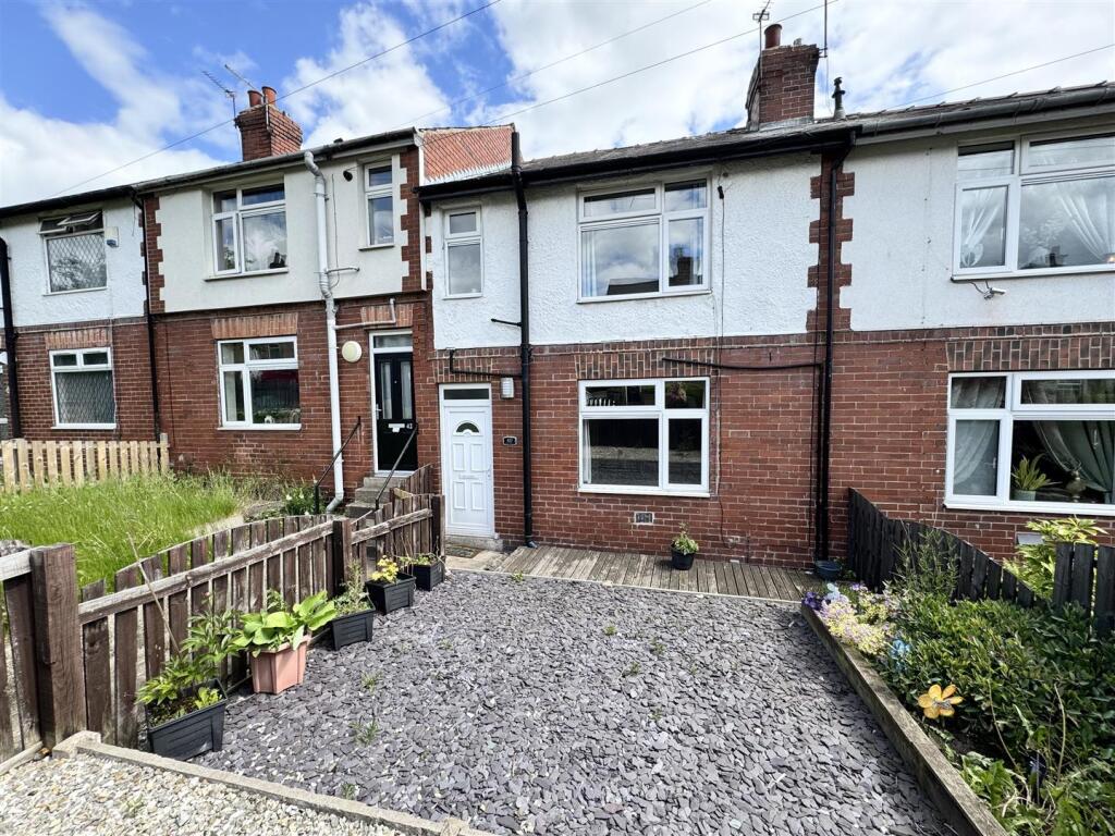 3-bed terraced on Greenside, Staincross, Barnsley S75 6GU, £160,000
